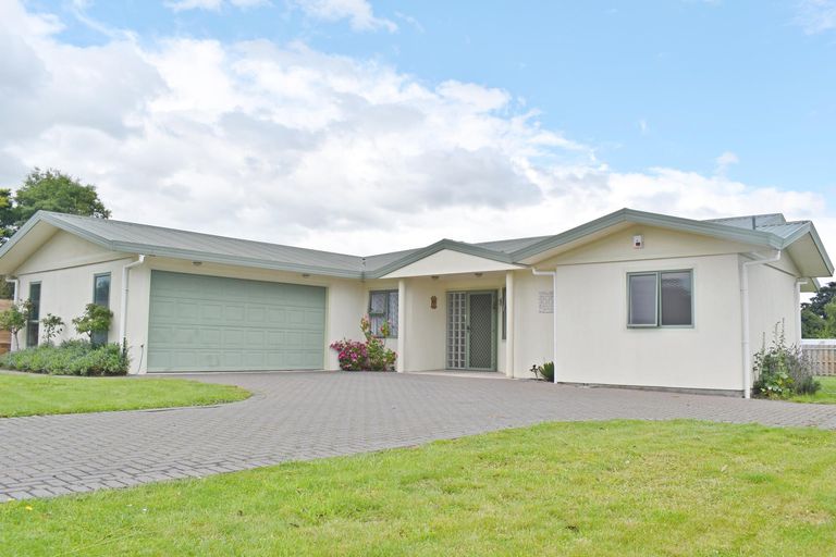 Photo of property in 225 Belvedere Road, Carterton, 5713