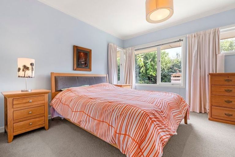 Photo of property in 46 Merani Street, Belmont, Auckland, 0622