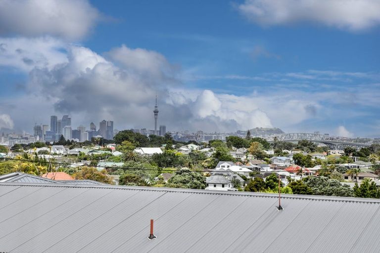 Photo of property in 1/60 Church Street, Northcote Point, Auckland, 0627