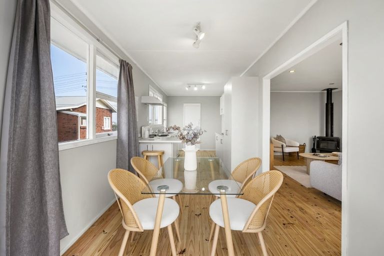 Photo of property in 897 East Coast Road, Northcross, Auckland, 0632