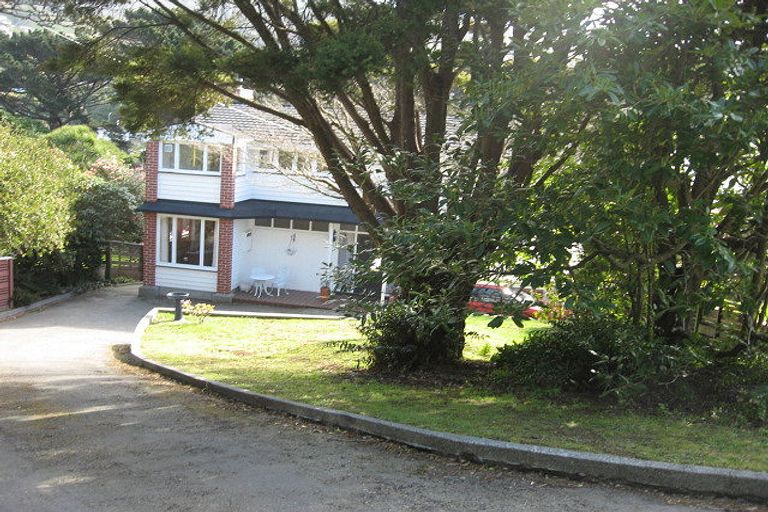 Photo of property in 28 Trelissick Crescent, Ngaio, Wellington, 6035
