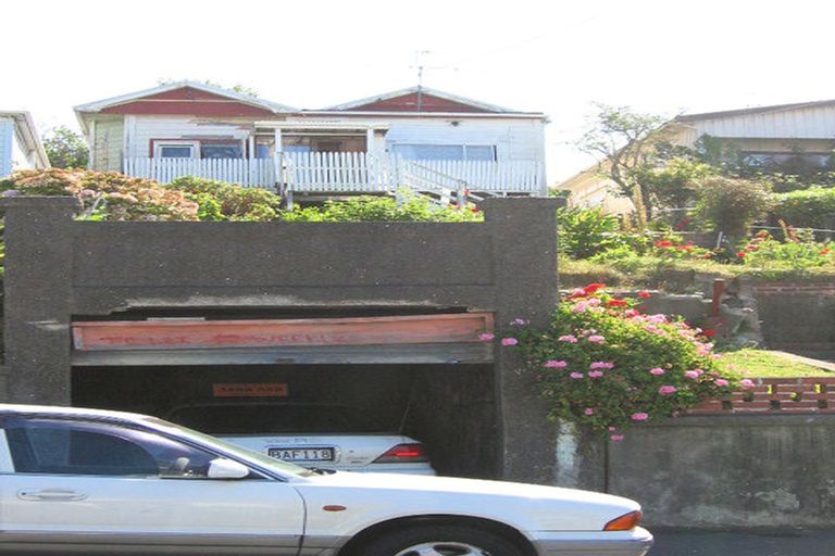 Photo of property in 18 Florence Street, Newtown, Wellington, 6021
