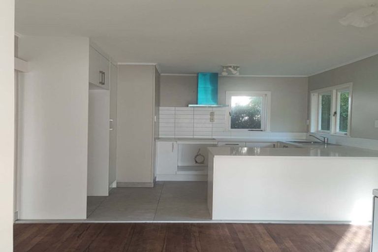 Photo of property in 37 Shoreham Street, Avondale, Auckland, 0600