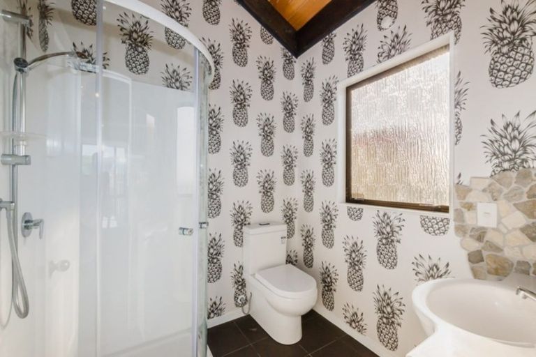 Photo of property in 40 Hicks Crescent, Waikanae Beach, Waikanae, 5036