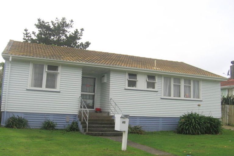 Photo of property in 40 Beauzami Crescent, Ascot Park, Porirua, 5024