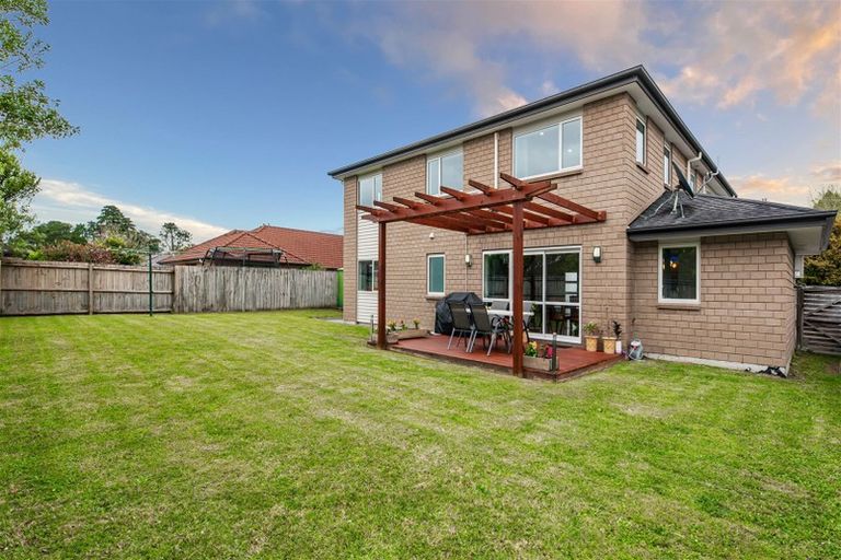 Photo of property in 1c Babich Road, Henderson Valley, Auckland, 0614