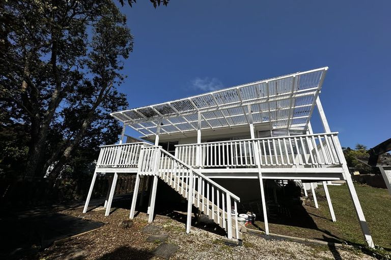 Photo of property in 6 Classic Grove, Bayview, Auckland, 0629