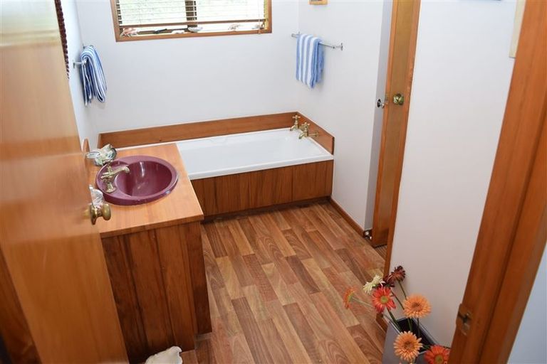 Photo of property in 82 Ocean Beach Road, Tairua, 3508