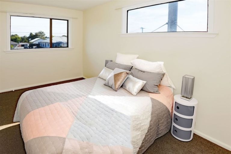 Photo of property in 39 Neill Street, Hornby, Christchurch, 8042