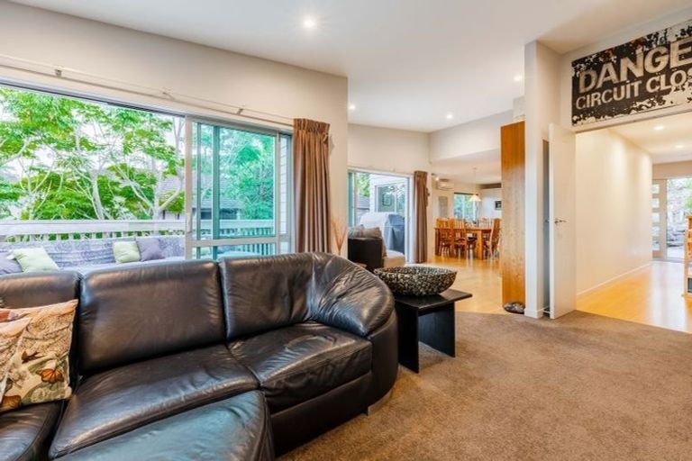 Photo of property in 10 Treetops Way, Bayview, Auckland, 0629