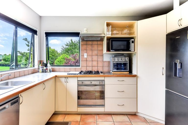 Photo of property in 57 Ayrshire Drive, Grandview Heights, Hamilton, 3200