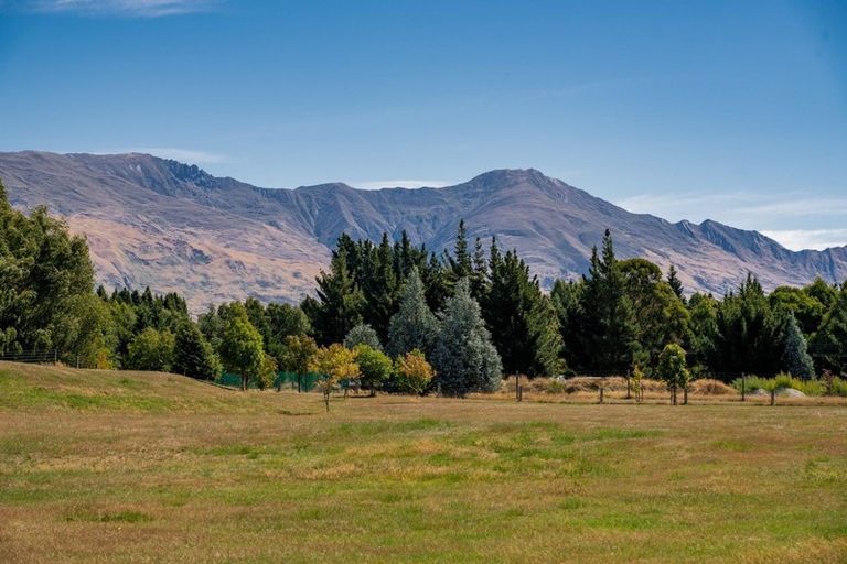 Photo of property in 11 Riverbank Road, Wanaka, 9382