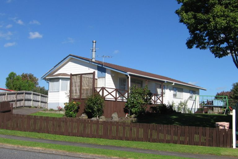 Photo of property in 5 Sheralee Place, Bucklands Beach, Auckland, 2014