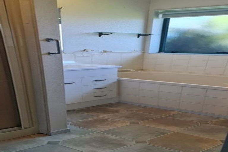 Photo of property in 13 Hereford Place, Waihi Beach, 3611