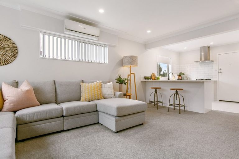 Photo of property in 1b Bowater Place, Manurewa, Auckland, 2102