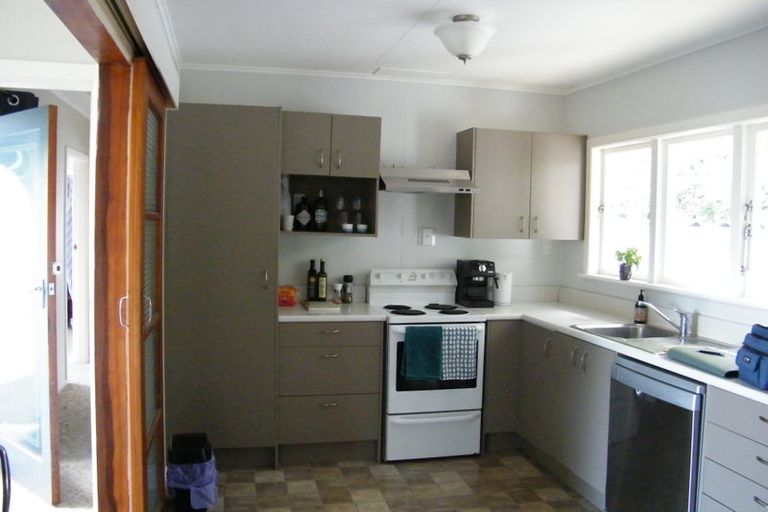Photo of property in 1 Mace Street, Island Bay, Wellington, 6023