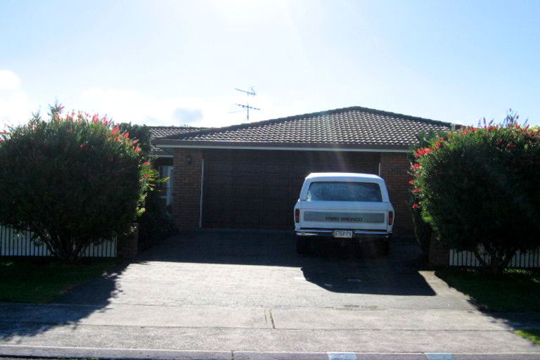 Photo of property in 23 Settlers Grove, Orewa, 0931