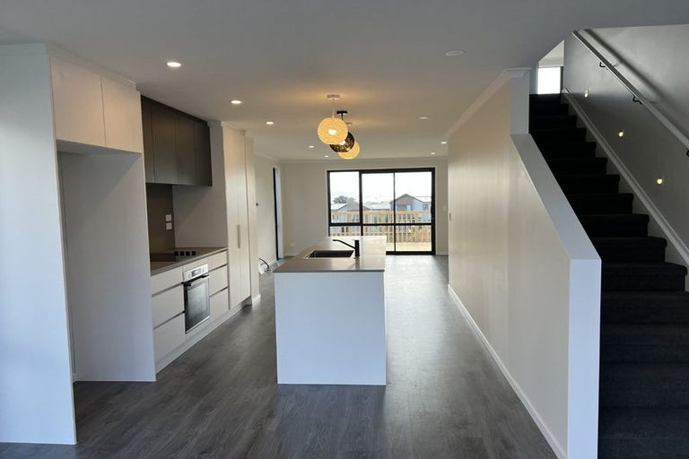 Photo of property in 17 Seafarer Crescent, Stanmore Bay, Whangaparaoa, 0932