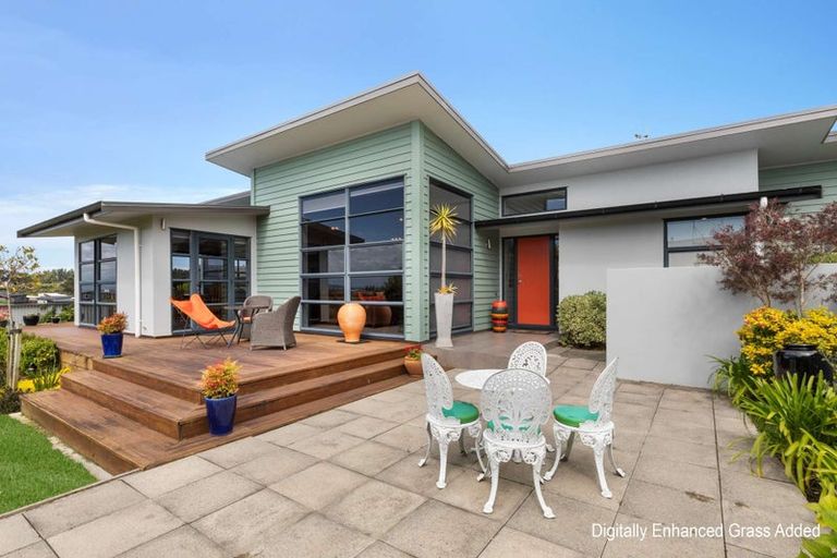Photo of property in 107 Ruapehu Drive, Fitzherbert, Palmerston North, 4410