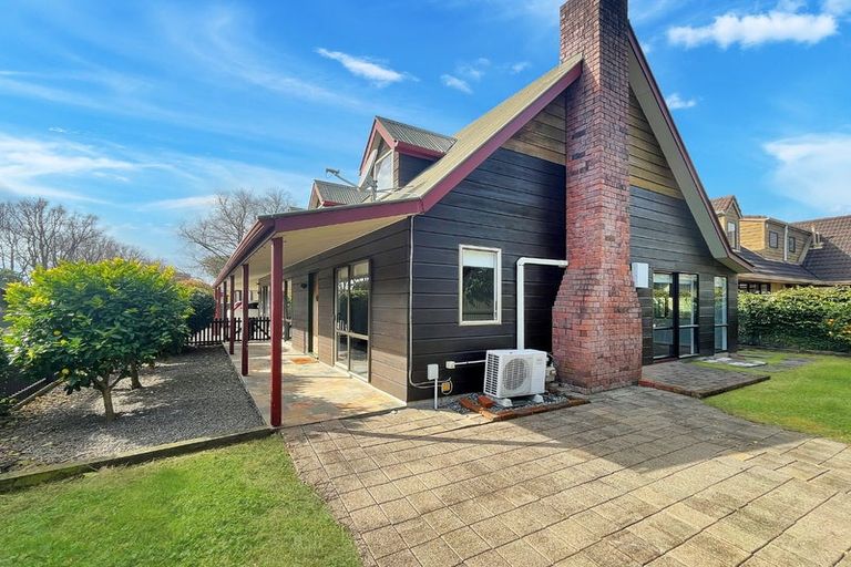 Photo of property in 142 Victoria Avenue, Hokowhitu, Palmerston North, 4410