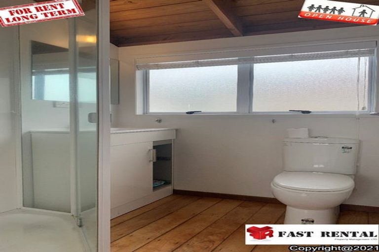 Photo of property in 83 Red Beach Road, Red Beach, 0932