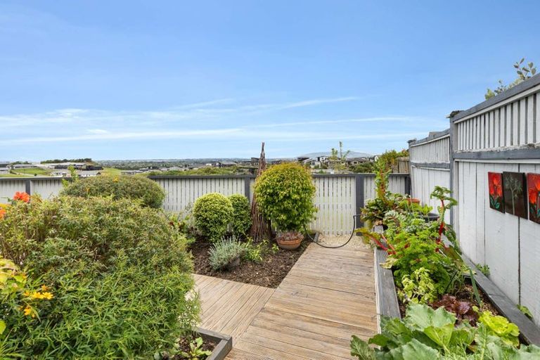 Photo of property in 107 Ruapehu Drive, Fitzherbert, Palmerston North, 4410
