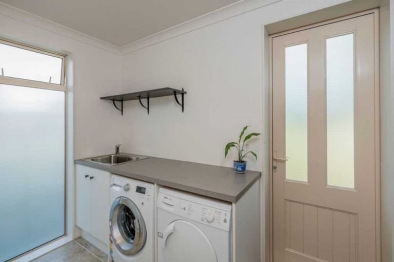 Photo of property in 2 Ngarara Road, Waikanae, 5036