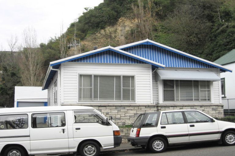 Photo of property in 24 Chaucer Road, Hospital Hill, Napier, 4110