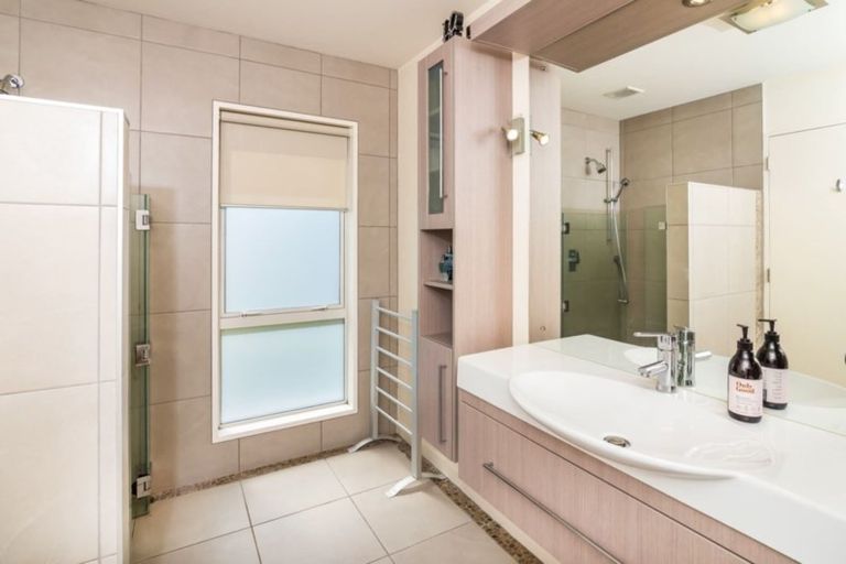 Photo of property in 58 Gillespie Place, Acacia Bay, Taupo, 3385