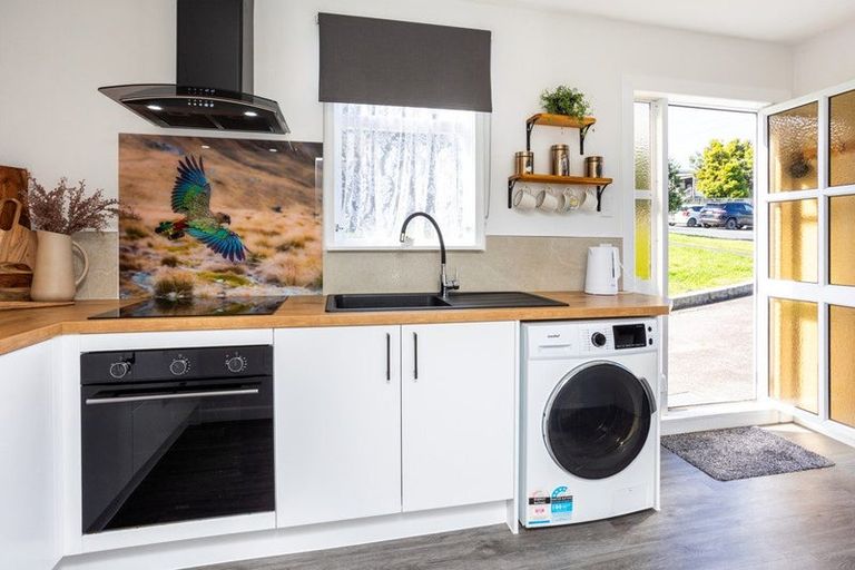 Photo of property in 33 Porter Crescent, Helensville, 0800