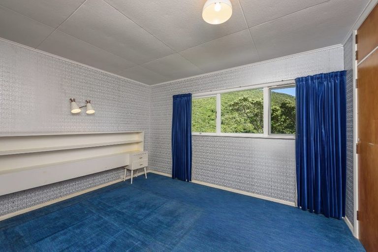 Photo of property in 42 Versailles Street, Karori, Wellington, 6012