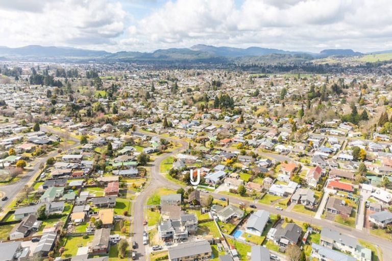 Photo of property in 19 Tawavale Street, Pukehangi, Rotorua, 3015