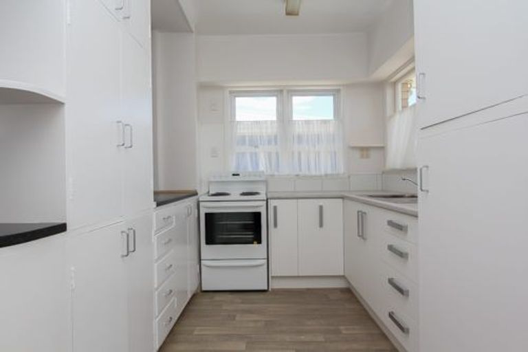 Photo of property in 18 Oxford Street, Fairfield, Hamilton, 3214