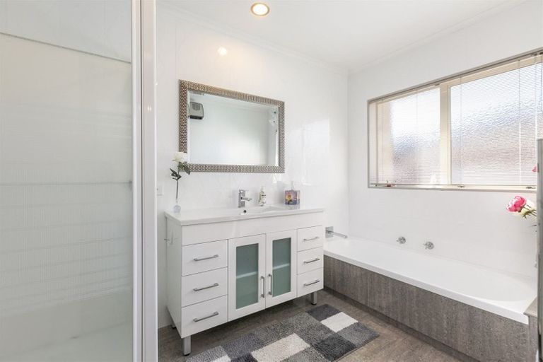 Photo of property in 14a Darraghs Road, Brookfield, Tauranga, 3110