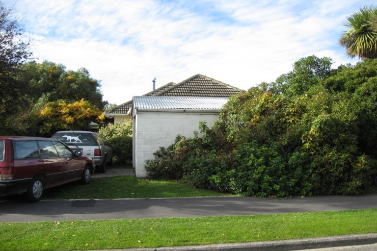 Photo of property in 2 Colman Avenue, Sockburn, Christchurch, 8042
