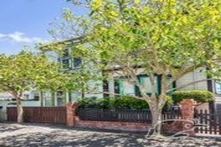 Photo of property in 19 Roy Street, Newtown, Wellington, 6021