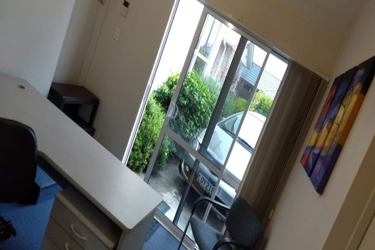 Photo of property in 389 Yaldhurst Road, Russley, Christchurch, 8042