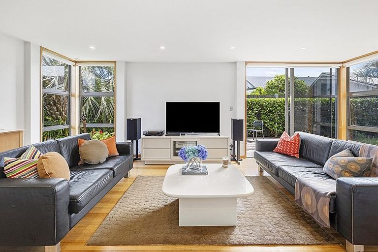 Photo of property in 52a Killarney Street, Takapuna, Auckland, 0622