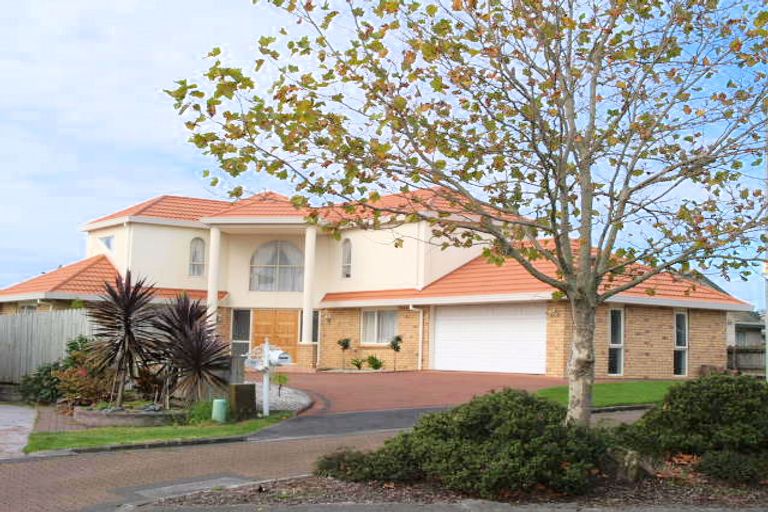 Photo of property in 14 Ambleside Drive, Northpark, Auckland, 2013