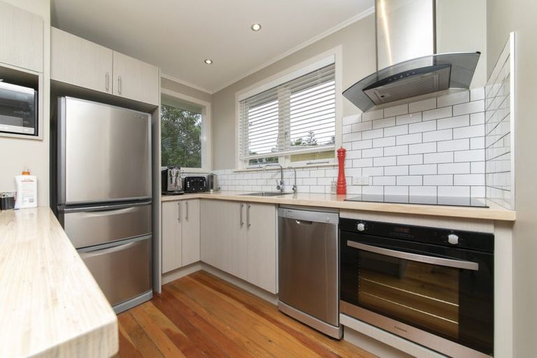 Photo of property in 163 Atkinson Road, Titirangi, Auckland, 0604