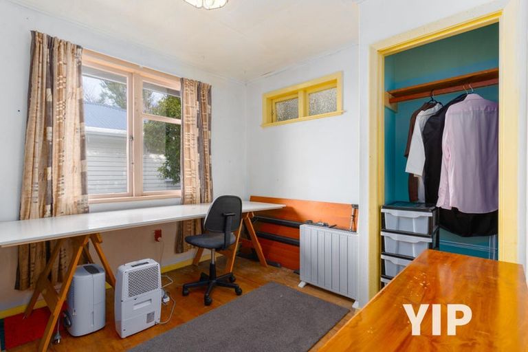 Photo of property in 106 Ruskin Road, Newlands, Wellington, 6037