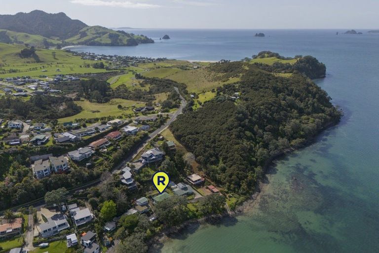 Photo of property in 14 Stormont Lane, Whitianga, 3510