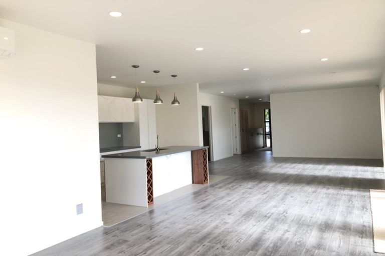 Photo of property in 19 Grove Way, Riverhead, 0820