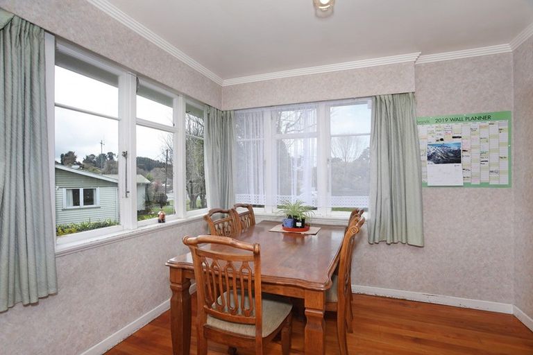 Photo of property in 34 Milne Street, Hunterville, 4730