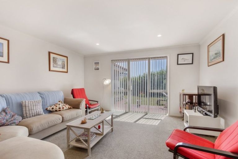 Photo of property in 2 Kawariki Drive, Baverstock, Hamilton, 3200