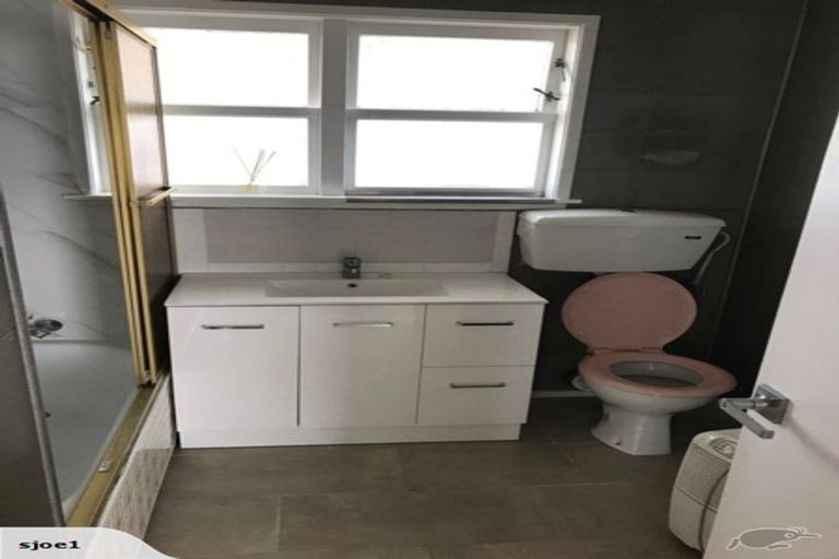 Photo of property in 53 Glendale Road, Glen Eden, Auckland, 0602