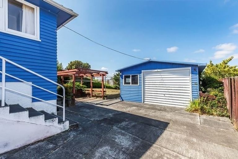Photo of property in 25 Turkington Street, Tawa, Wellington, 5028