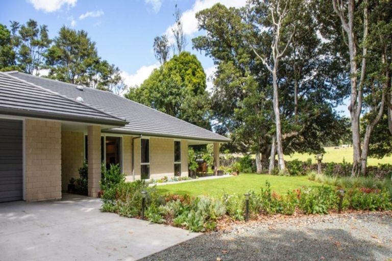 Photo of property in 11 Cookham Place, Maunu, Whangarei, 0179