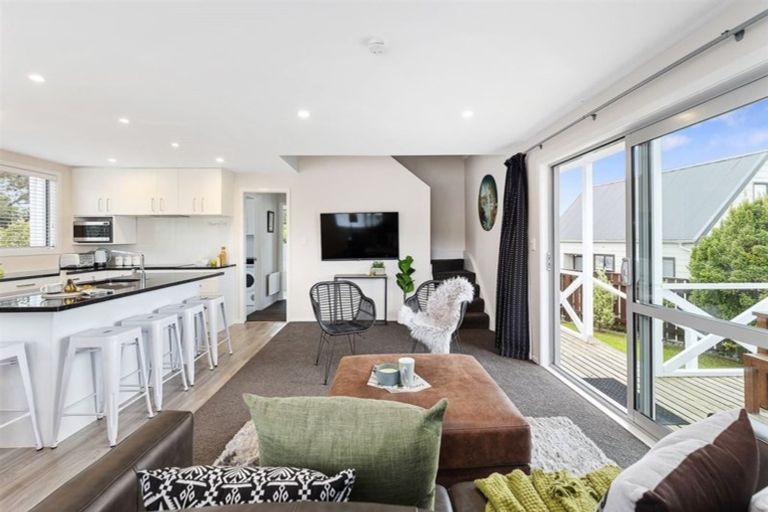 Photo of property in 88 Mercury Way, Whitby, Porirua, 5024