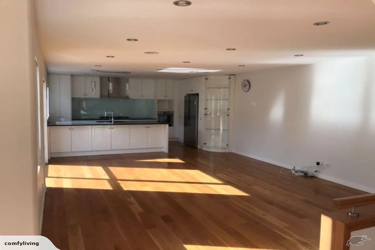 Photo of property in 4 Ballyboe Place, Pinehill, Auckland, 0632